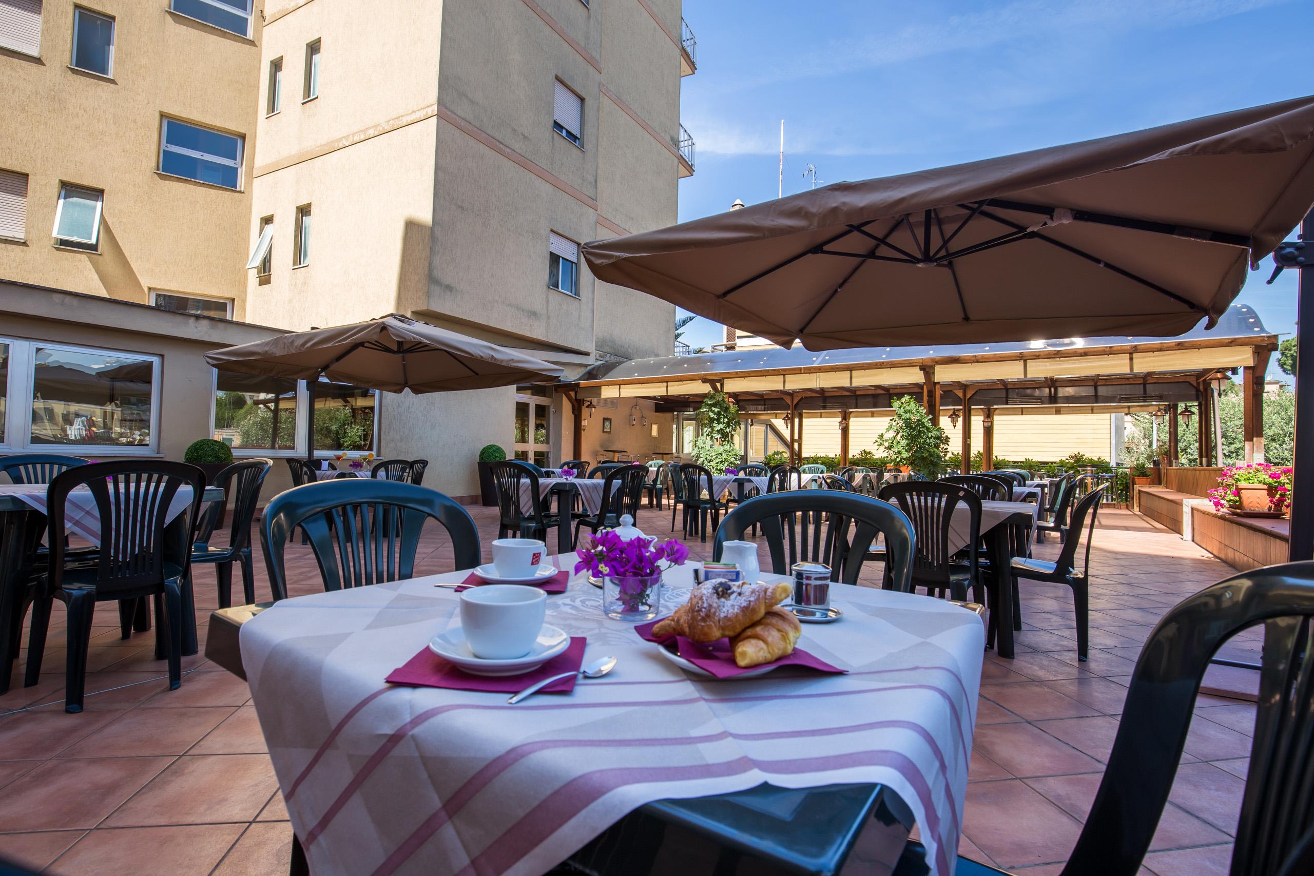 Hotel Casa Tra Noi โรม ภายนอก รูปภาพ