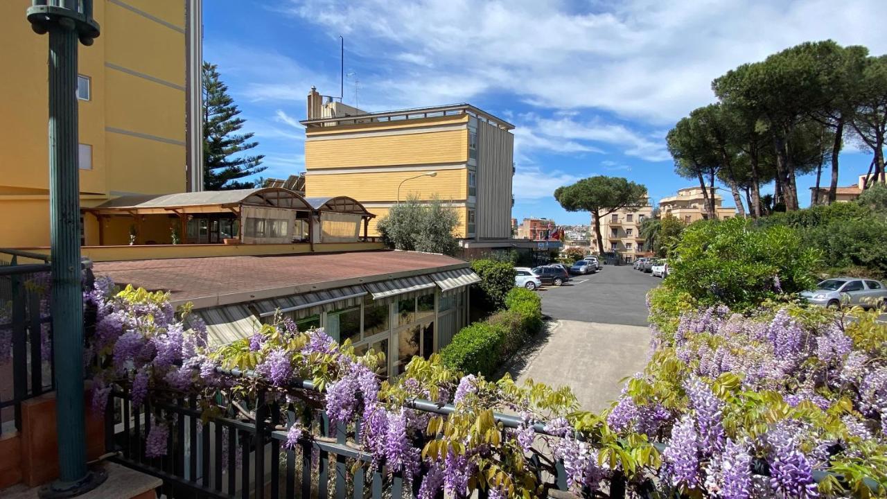Hotel Casa Tra Noi โรม ภายนอก รูปภาพ
