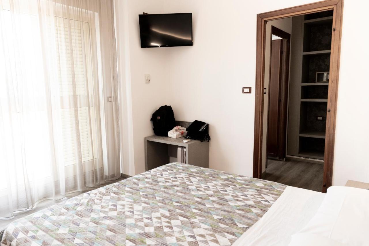 Hotel Casa Tra Noi โรม ภายนอก รูปภาพ