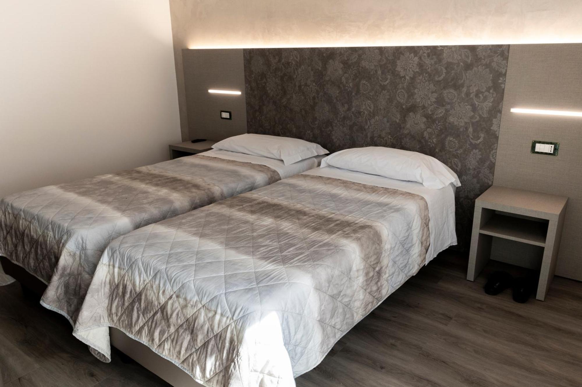 Hotel Casa Tra Noi โรม ภายนอก รูปภาพ