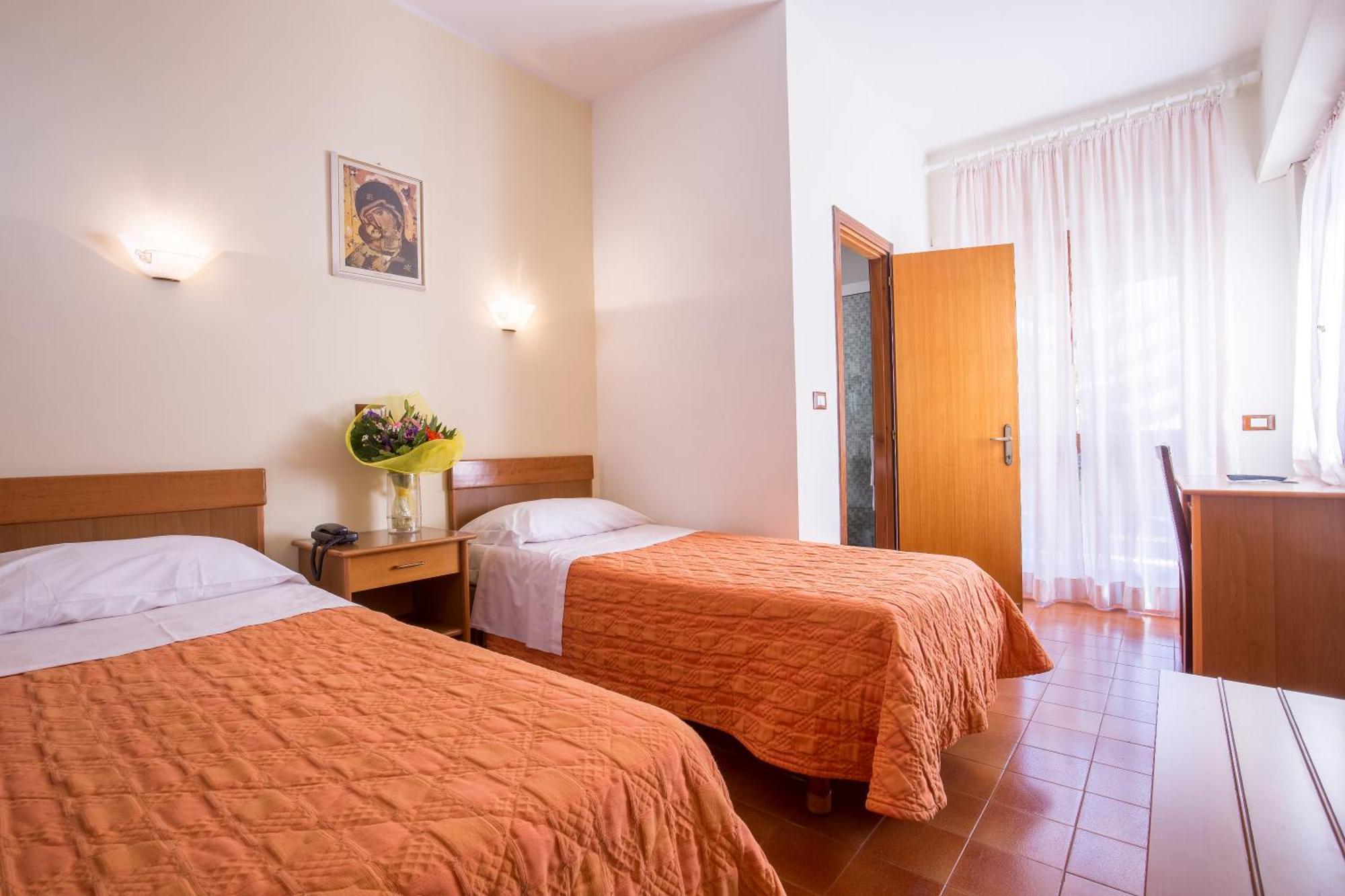Hotel Casa Tra Noi โรม ภายนอก รูปภาพ