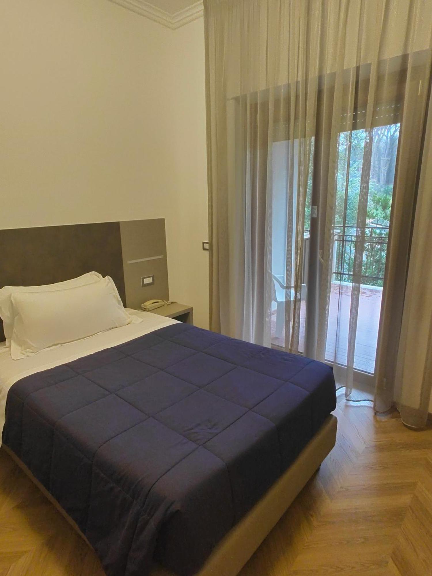 Hotel Casa Tra Noi โรม ภายนอก รูปภาพ