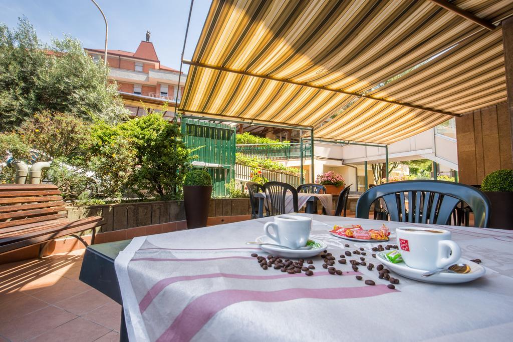 Hotel Casa Tra Noi โรม ภายนอก รูปภาพ