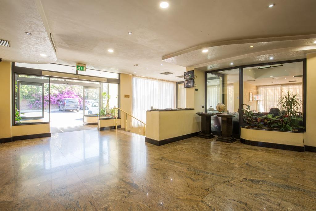 Hotel Casa Tra Noi โรม ภายนอก รูปภาพ
