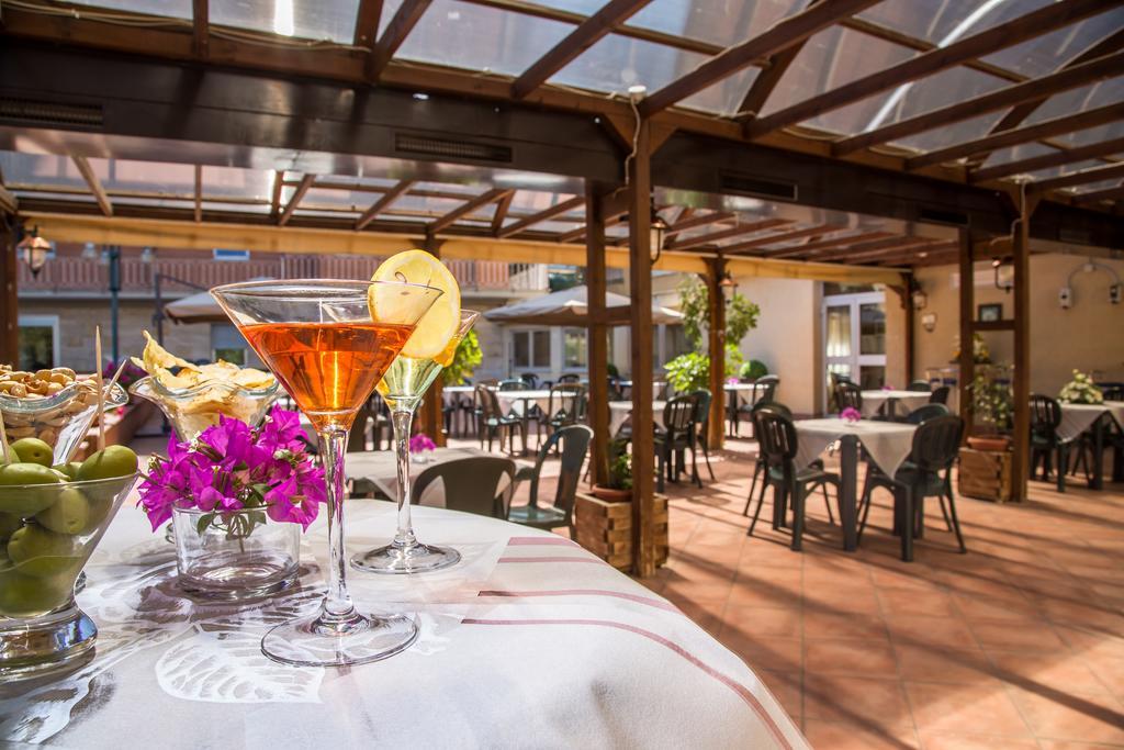 Hotel Casa Tra Noi โรม ภายนอก รูปภาพ
