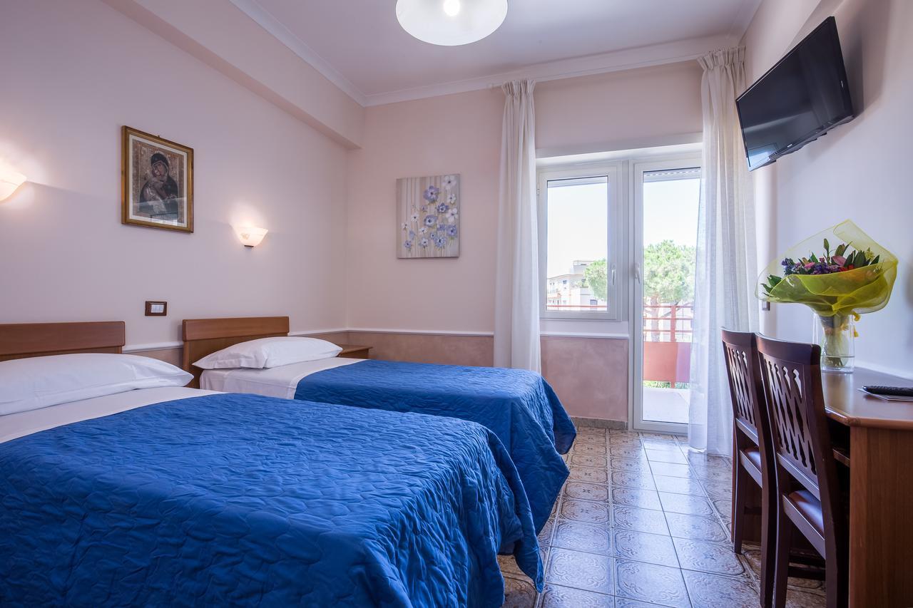 Hotel Casa Tra Noi โรม ภายนอก รูปภาพ